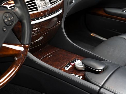 Used 2012 Mercedes-Benz CL 63 AMG image 36