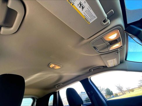 Used 2016 Jeep Cherokee Latitude w/ Comfort & Sound Group image 17