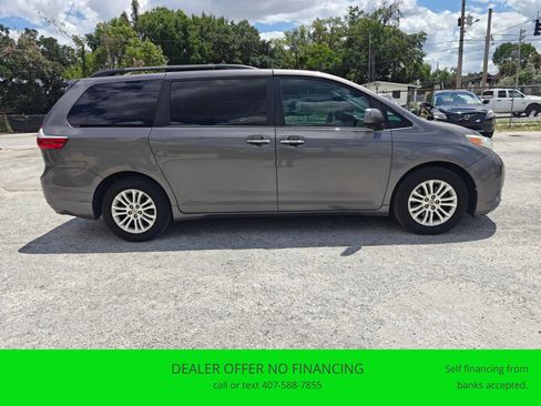 Used 2016 Toyota Sienna XLE w/ XLE Navigation Package image 6