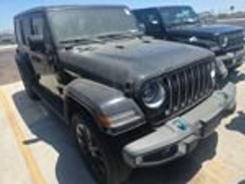 Used 2023 Jeep Wrangler Unlimited Sahara w/ Cold Weather Group AWD/4WD image 3
