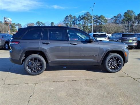 New 2025 Jeep Grand Cherokee Limited image 2