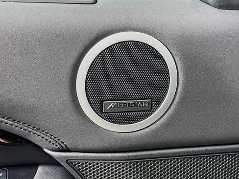 Certified 2025 Land Rover Discovery S AWD/4WD image 19