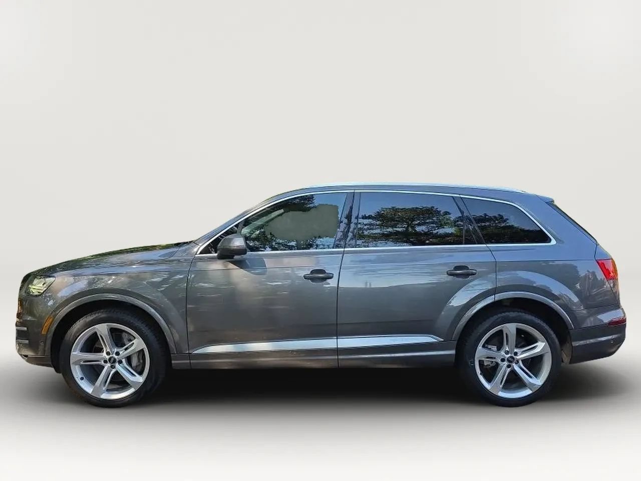 Used 2019 Audi Q7 3.0T Prestige AWD/4WD image 5