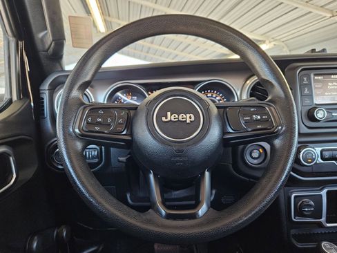 Used 2018 Jeep Wrangler Sport AWD/4WD image 12