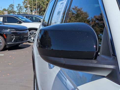 New 2025 Jeep Grand Cherokee L Laredo w/ Luxury Tech Group I image 13