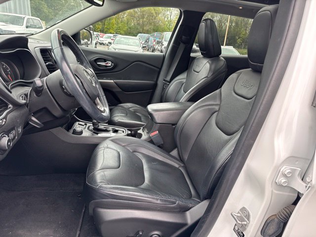 Used 2021 Jeep Cherokee Limited AWD/4WD image 13