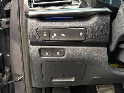 Used 2020 Kia Niro EX Premium image 16