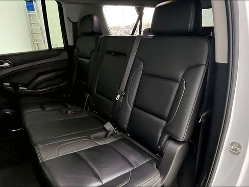 Used 2020 Chevrolet Suburban LT image 35
