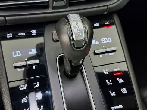 Used 2023 Porsche Macan w/ Premium Package Plus image 19