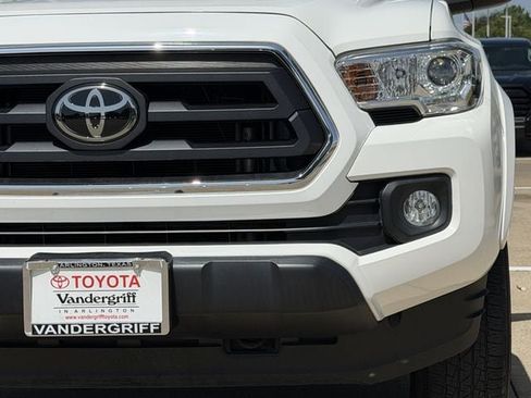Used 2021 Toyota Tacoma SR5 RWD image 8