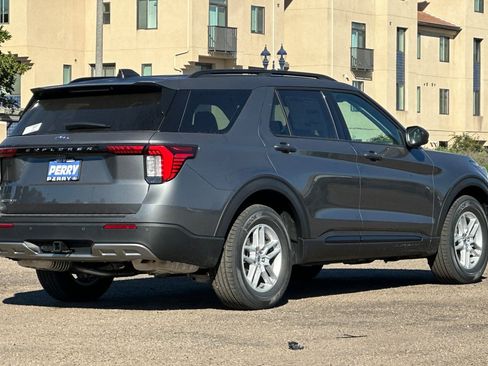 New 2026 Ford Explorer Active w/ Active Comfort Package image 4
