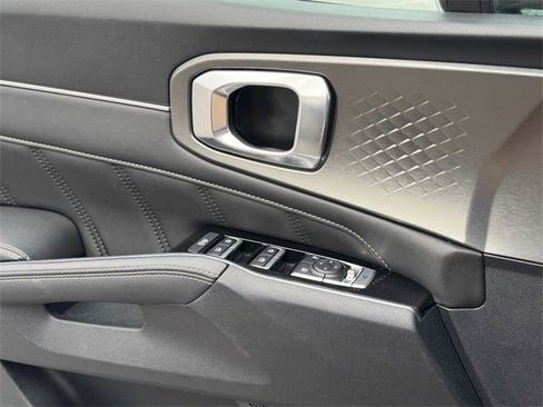 Used 2023 Kia Sorento SX image 24
