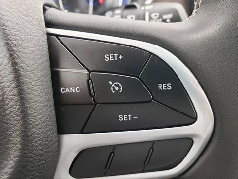 Used 2023 Chrysler Voyager LX FWD image 21