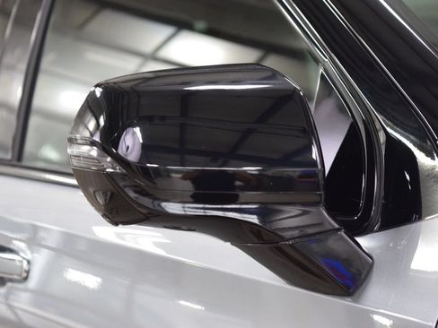New 2026 Chevrolet Suburban Premier AWD/4WD image 18