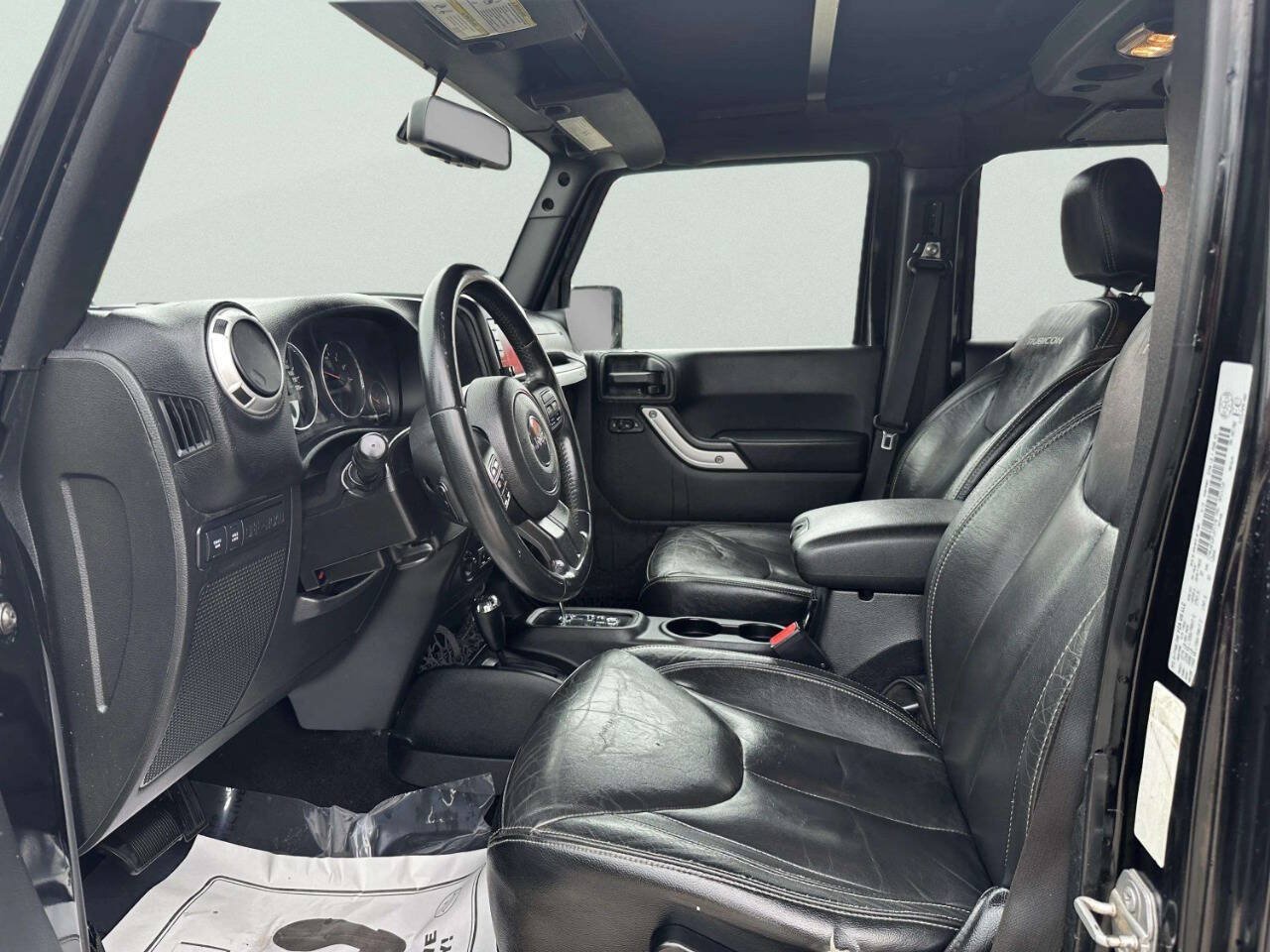 Used 2015 Jeep Wrangler Unlimited Rubicon w/ Dual Top Group AWD/4WD image 9