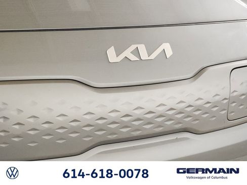 Used 2022 Kia Niro EX image 15