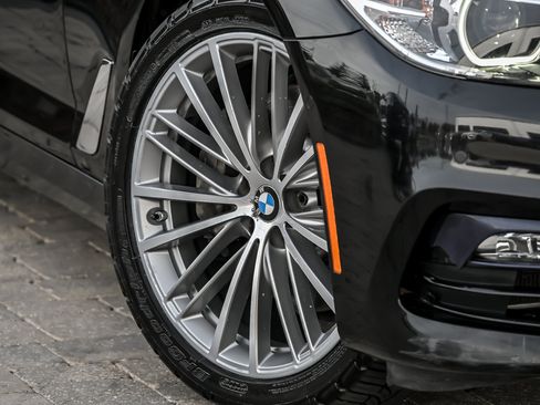 Used 2017 BMW 530i xDrive AWD/4WD image 3
