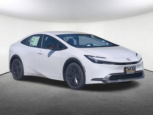 New 2027 Toyota Prius Plug-In Hybrid FWD image 13