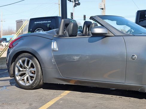 Used 2013 Nissan 370Z Touring image 4
