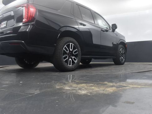 Used 2024 GMC Yukon AT4 w/ Technology Package AWD/4WD image 38