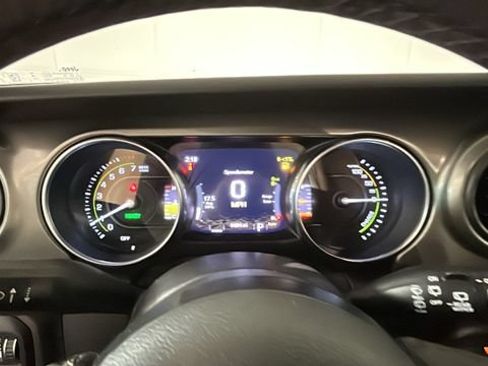 Used 2023 Jeep Wrangler Unlimited w/ Sun & Screen Package AWD/4WD image 16