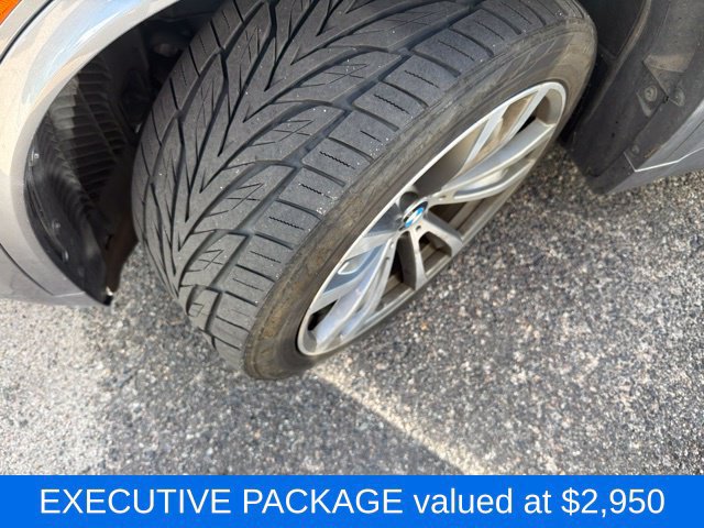 Used 2018 BMW X5 xDrive50i w/ M Sport Package AWD/4WD image 4