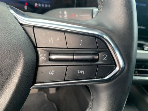 Used 2025 Chevrolet Equinox LT image 28