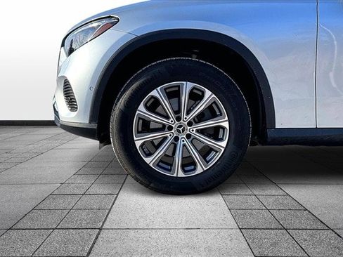 Used 2025 Mercedes-Benz GLC 300 4MATIC image 4