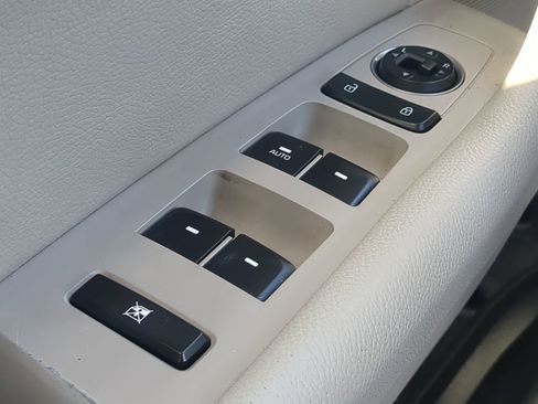 Used 2018 Hyundai Sonata SEL w/ Winter Weather Package image 25