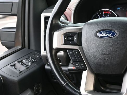 Used 2022 Ford F450 Platinum w/ FX4 Off-Road Package image 35
