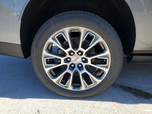 New 2026 GMC Yukon XL Denali w/ Sun & Power Step Package AWD/4WD image 6