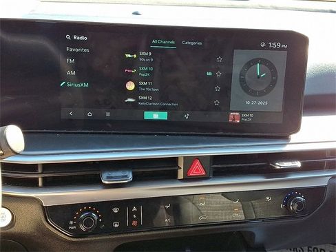 Certified 2025 Kia Sorento LX image 15