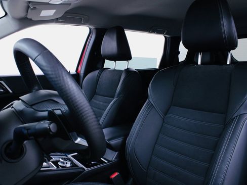 Used 2023 Mitsubishi Outlander SE image 5