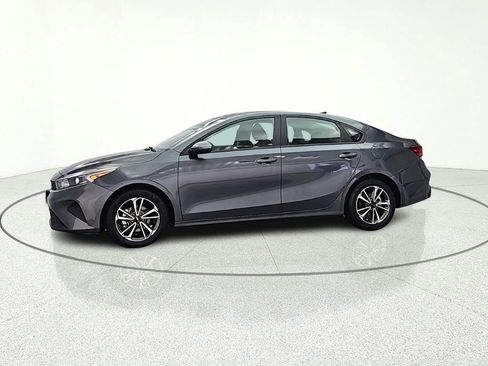 Used 2023 Kia Forte LXS FWD image 4