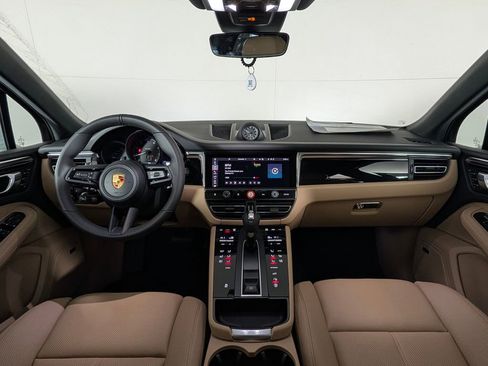 New 2026 Porsche Macan image 20