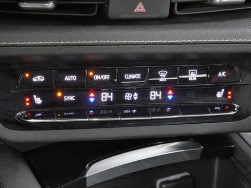 Used 2022 Buick Envision Essence w/ Sport Touring Package image 22