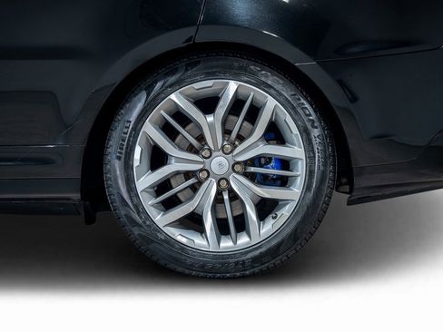 Used 2016 Land Rover Range Rover Sport SVR image 30