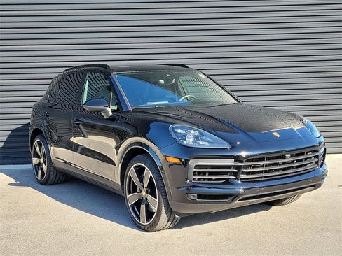 Certified 2023 Porsche Cayenne S Platinum image 9