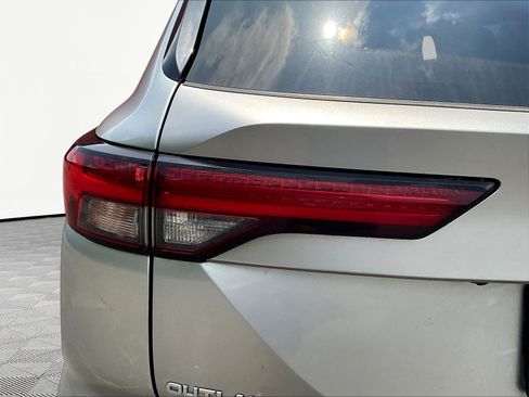 Used 2024 Mitsubishi Outlander SE Black Edition AWD/4WD image 23