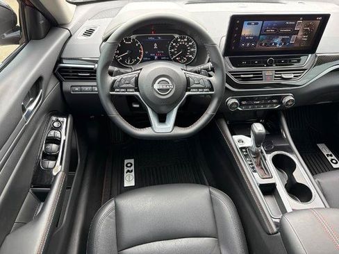 Certified 2025 Nissan Altima 2.5 SR w/ SR Premium Package FWD image 24