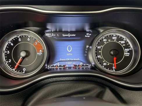 Used 2022 Jeep Cherokee Latitude Lux w/ Sun & Sound Group AWD/4WD image 18