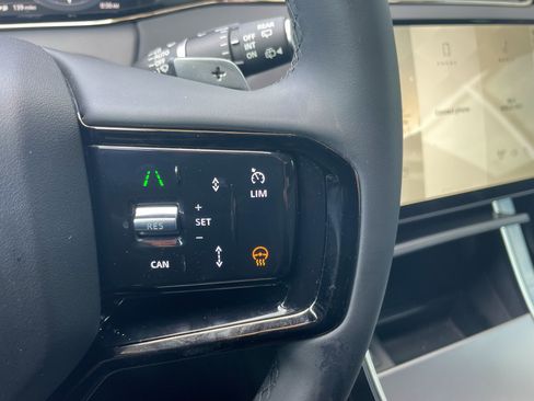Certified 2025 Land Rover Range Rover Evoque Dynamic SE AWD/4WD image 22