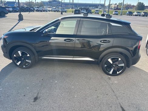 New 2025 Nissan Kicks SR FWD image 5