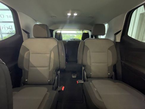 Used 2019 Chevrolet Traverse LT FWD image 31