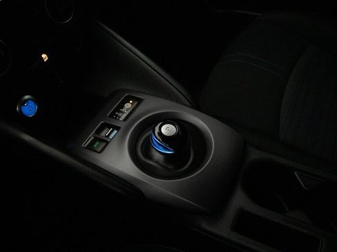 Used 2024 Nissan Leaf S image 30