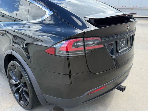 Used 2016 Tesla Model X 75D image 12