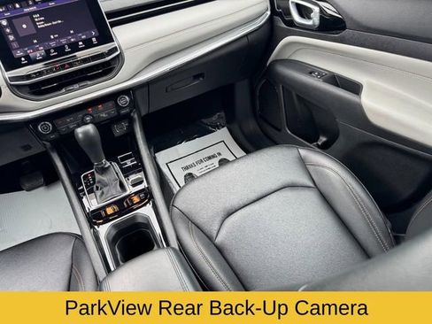 Used 2024 Jeep Compass Limited image 18