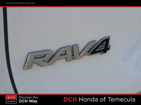 Used 2022 Toyota RAV4 XLE AWD/4WD image 7