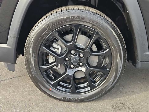 New 2026 Jeep Compass Latitude image 14