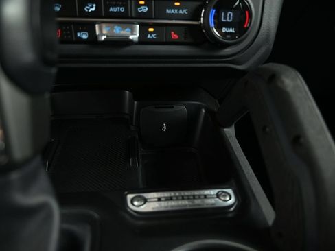 Certified 2025 Ford Bronco Badlands AWD/4WD image 16